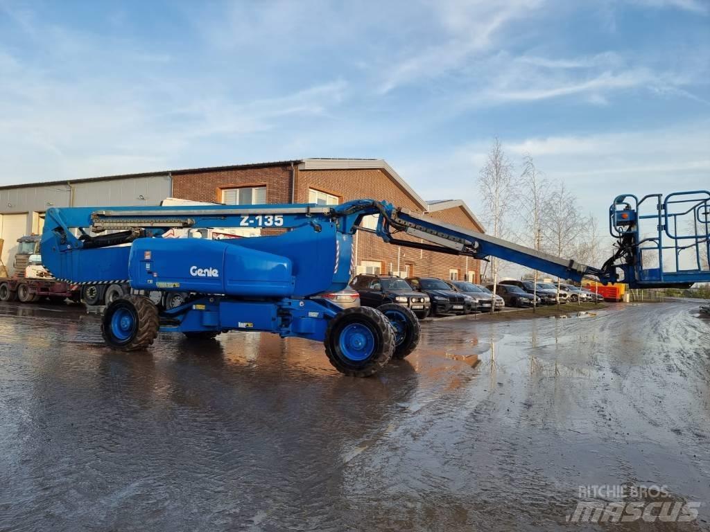 Genie Z 135 4x4 Strēles pacēlāji