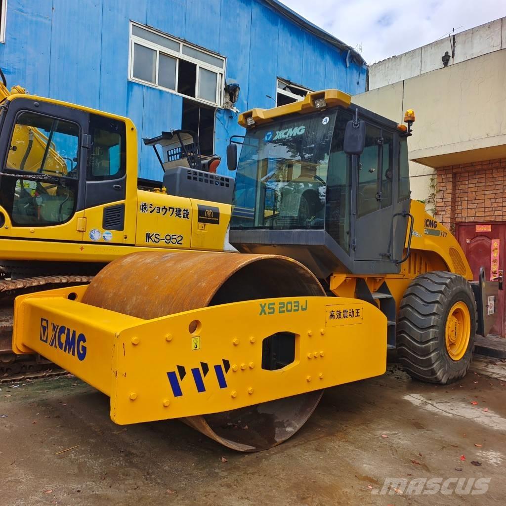 XCMG XS 203 J Vienvalča grunts veltņi