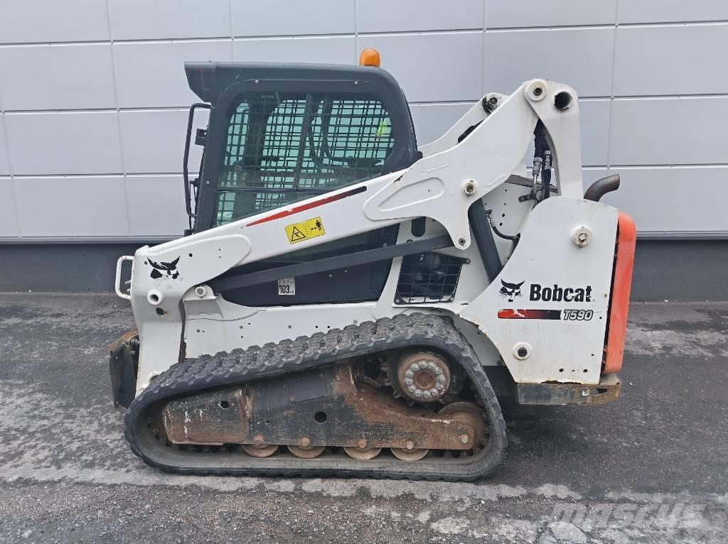 Bobcat T 590 Lietoti riteņu kompaktiekrāvēji