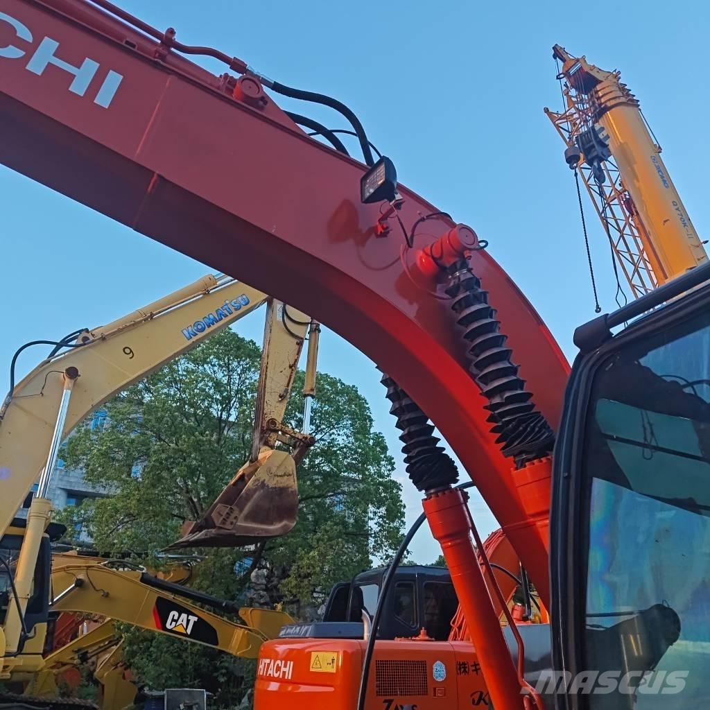 Hitachi ZX120 Kāpurķēžu ekskavatori