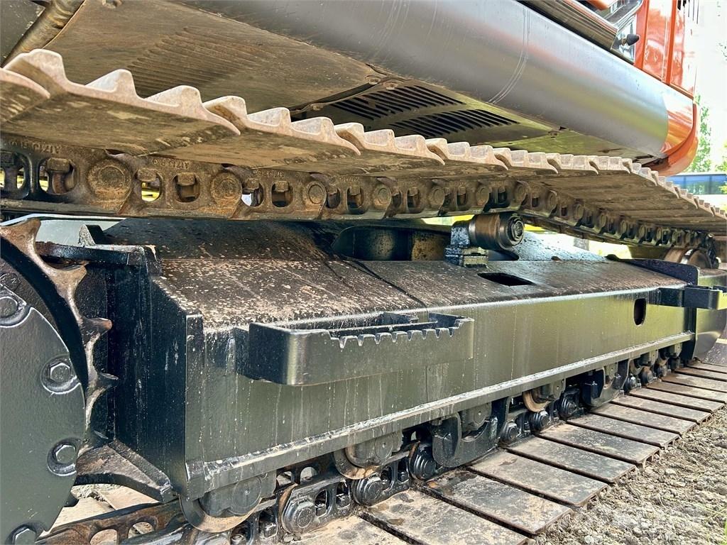 Hitachi ZX135US-7 Kāpurķēžu ekskavatori