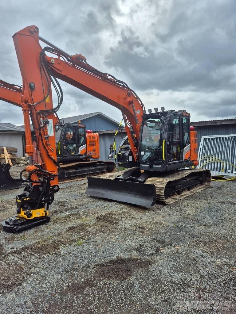 Hitachi ZX 135 US -7 Kāpurķēžu ekskavatori