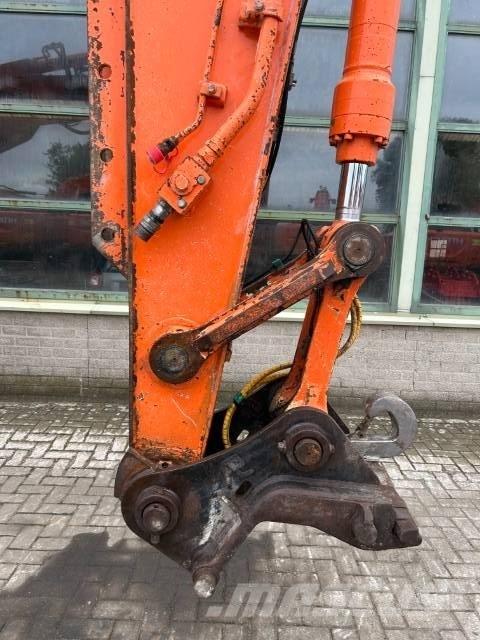 Hitachi ZX 210 LC-3 Kāpurķēžu ekskavatori