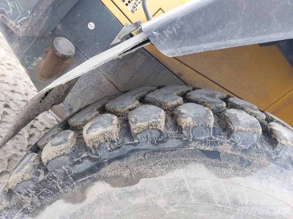Komatsu WA380-5 Iekrāvēji uz riteņiem