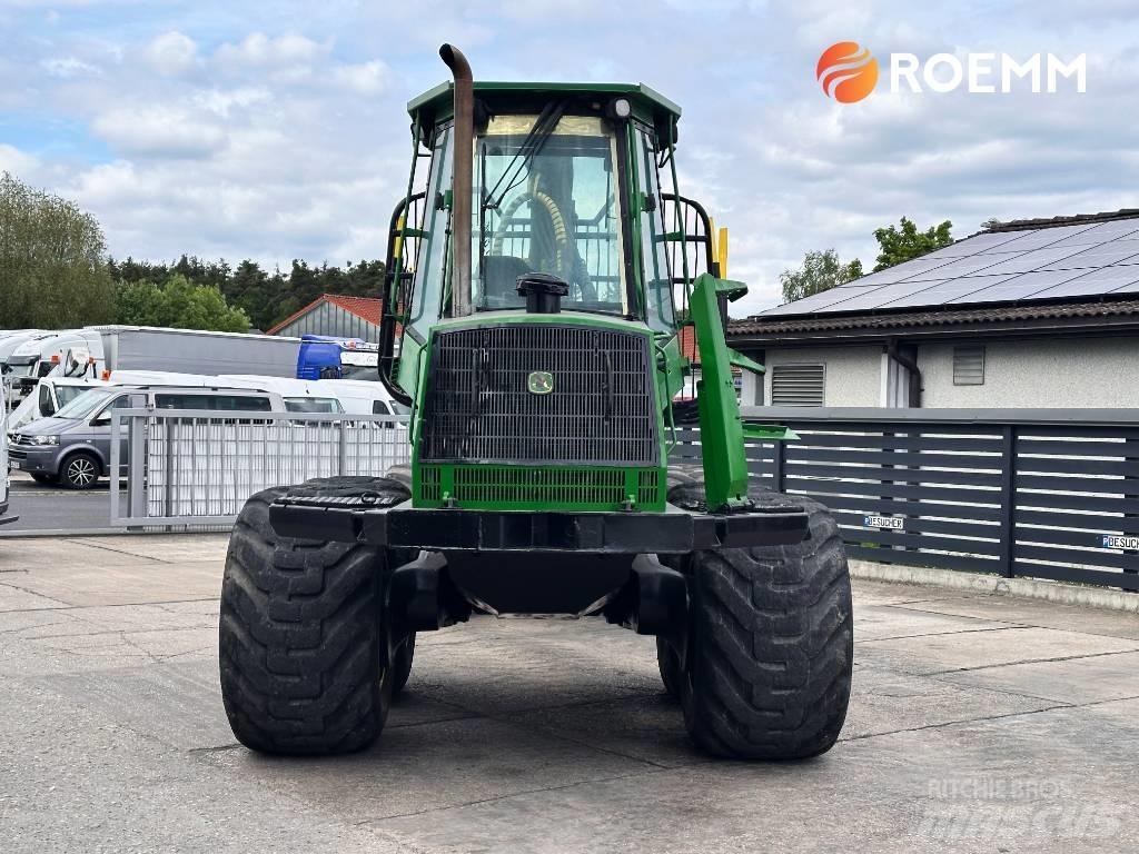 John Deere 1110 D Forvarderi