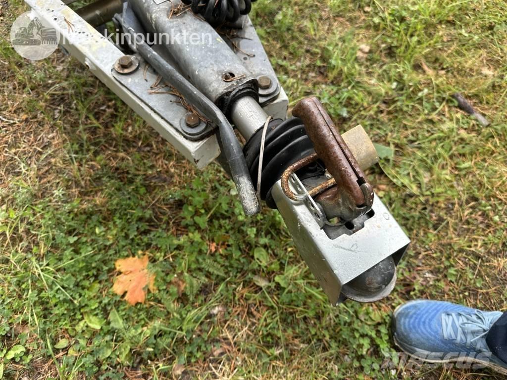 Dino 180 T Pacēlājplatformas - piekabes