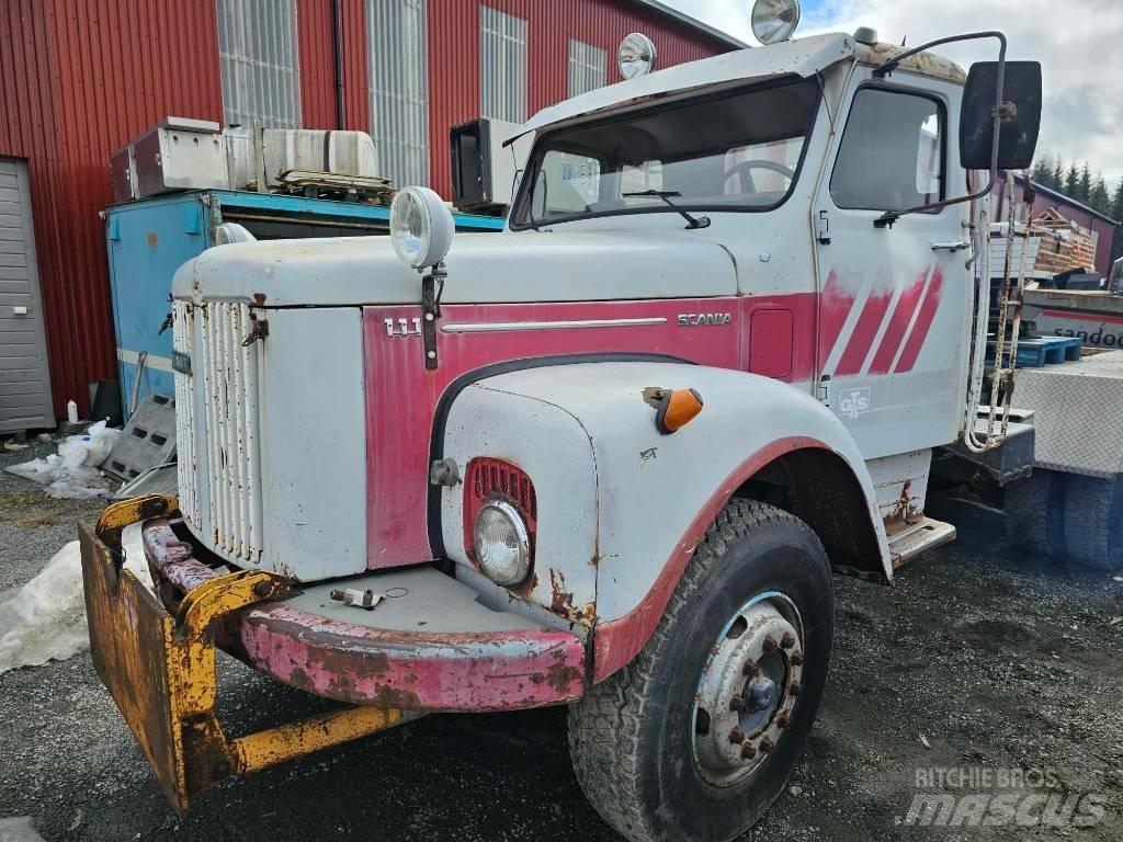 Scania 111 6x2 Šasija ar kabīni