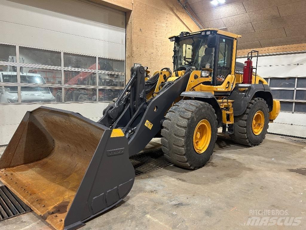 Volvo L 120 H Iekrāvēji uz riteņiem