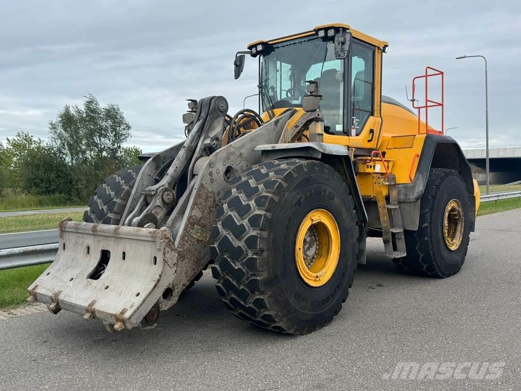 Volvo L220H Iekrāvēji uz riteņiem