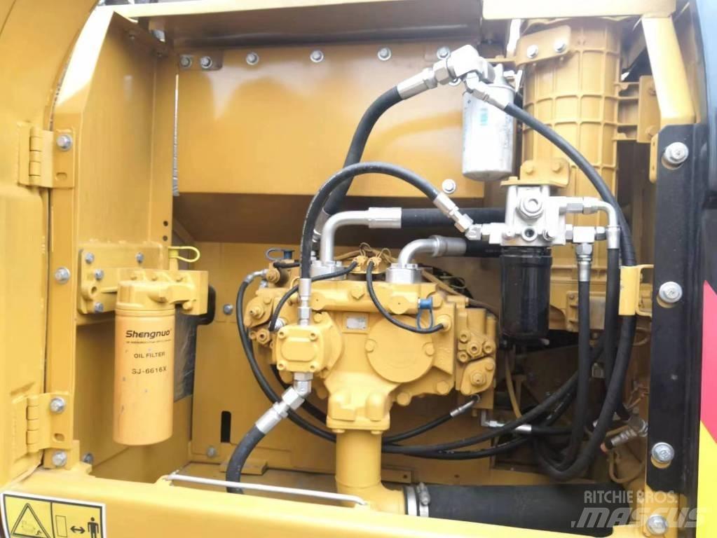 CAT 320 D L Kāpurķēžu ekskavatori