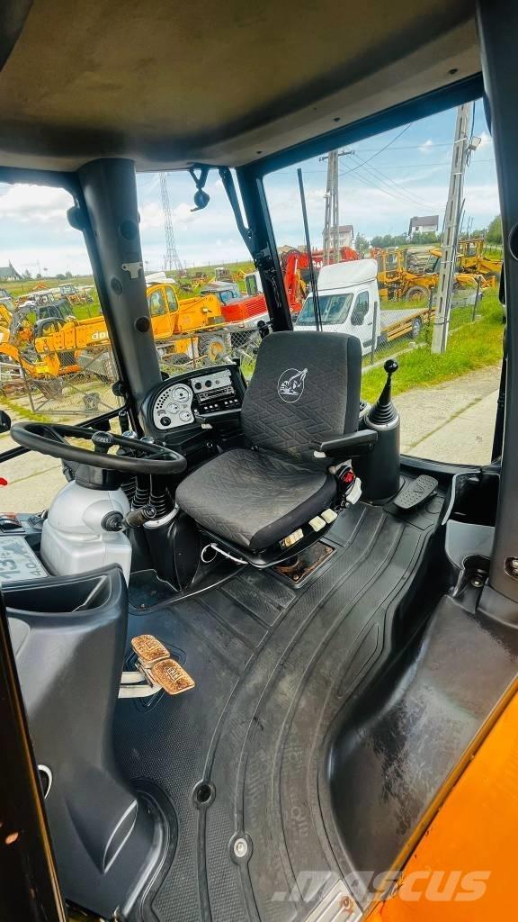 JCB 4 CX Ekskavatori-iekrāvēji