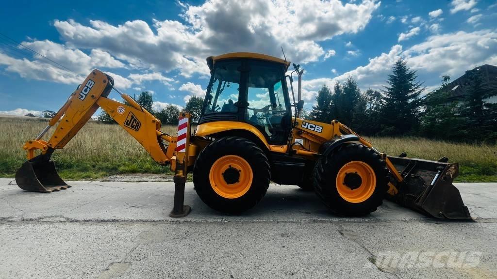 JCB 4 CX Ekskavatori-iekrāvēji