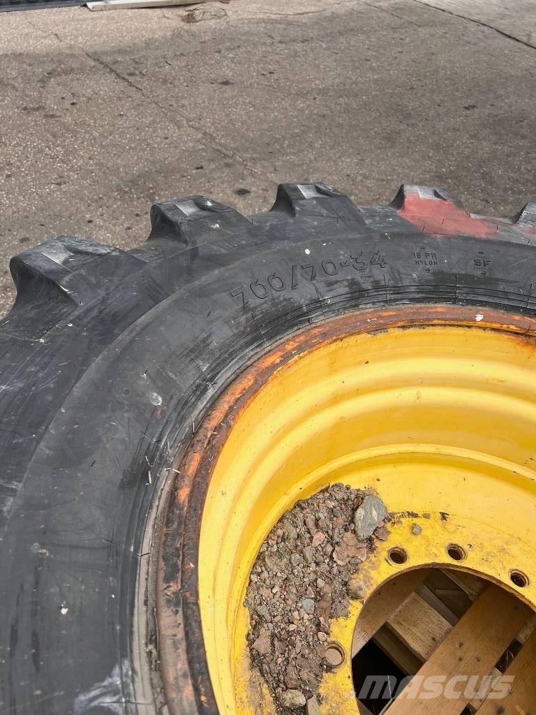 Nokian 700/70-34 Riepas, riteņi un diski