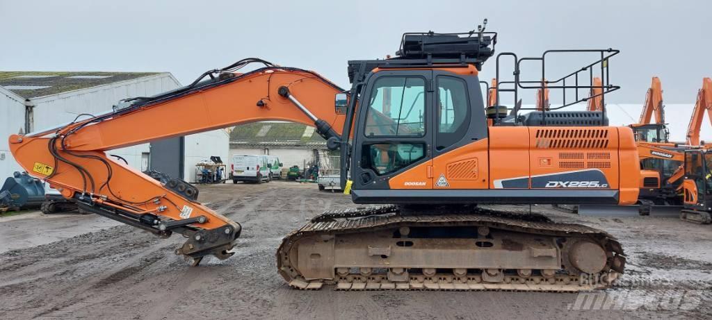 Doosan DX225LC-5 Kāpurķēžu ekskavatori