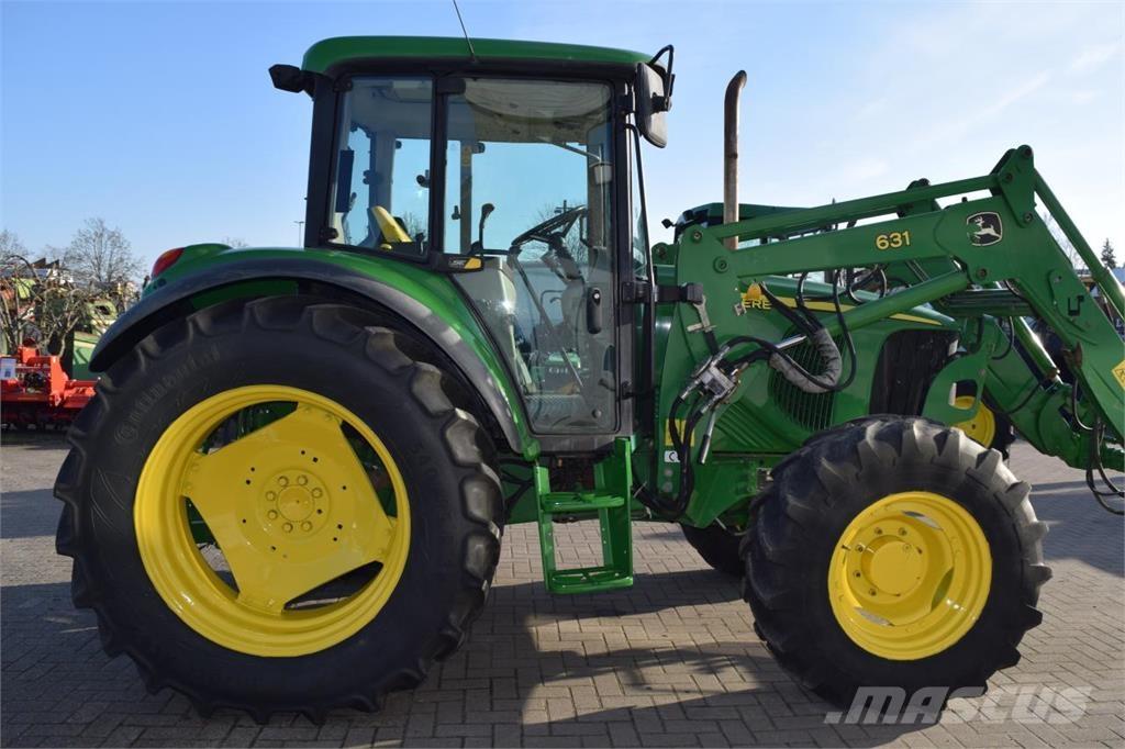 John Deere 6220 Traktori