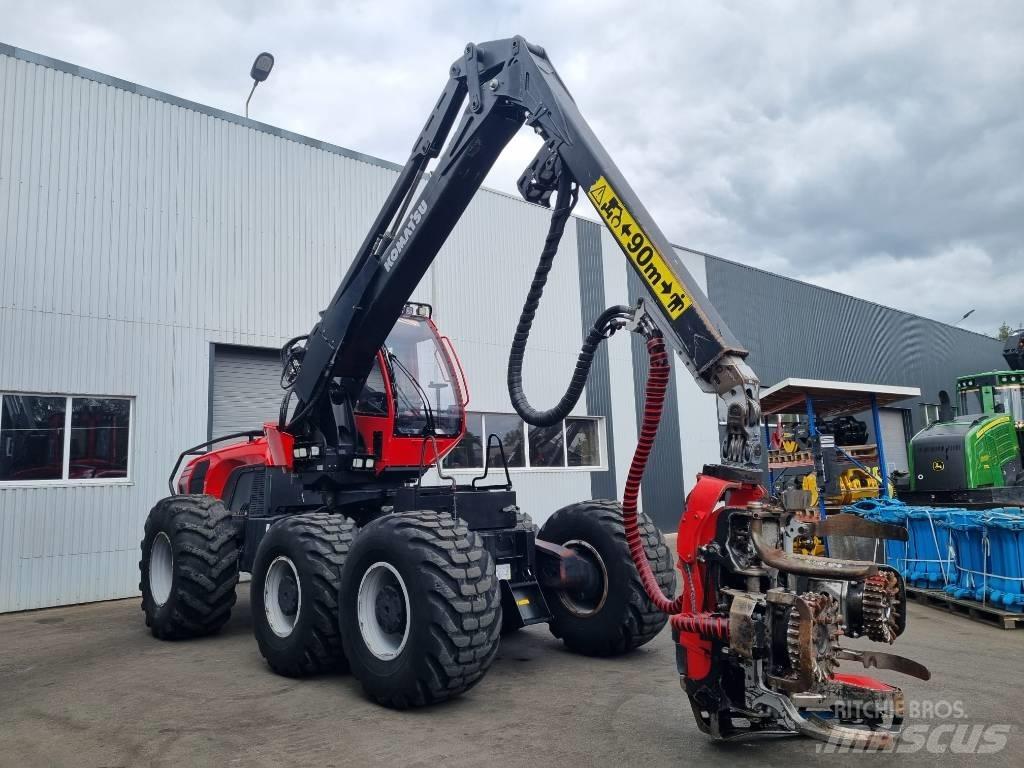 Komatsu 951 Harvesteri