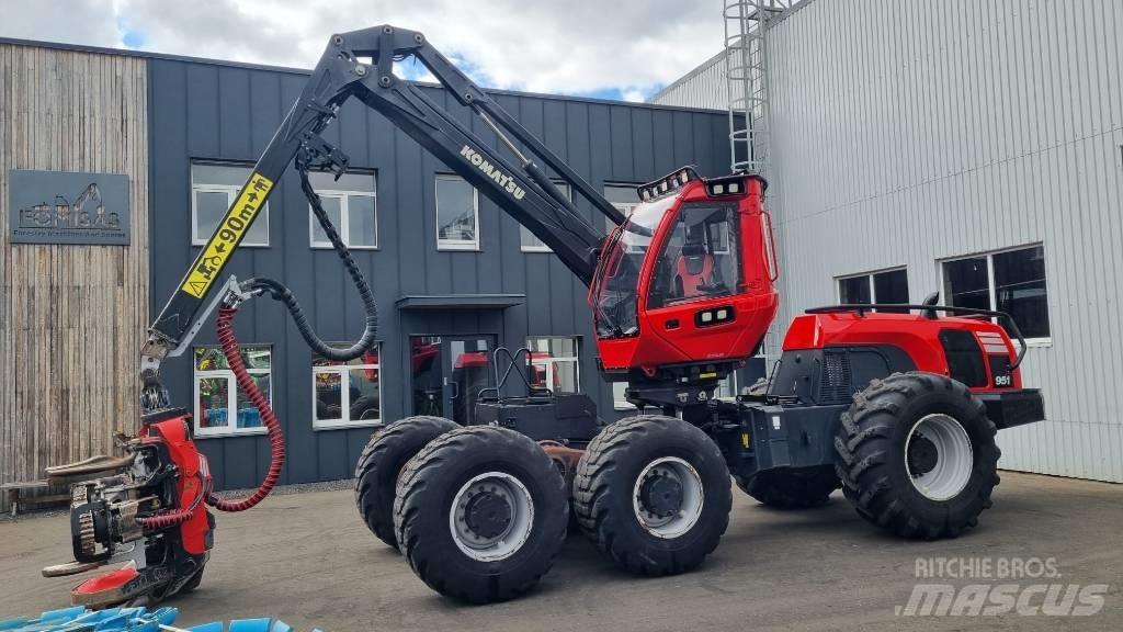 Komatsu 951 Harvesteri