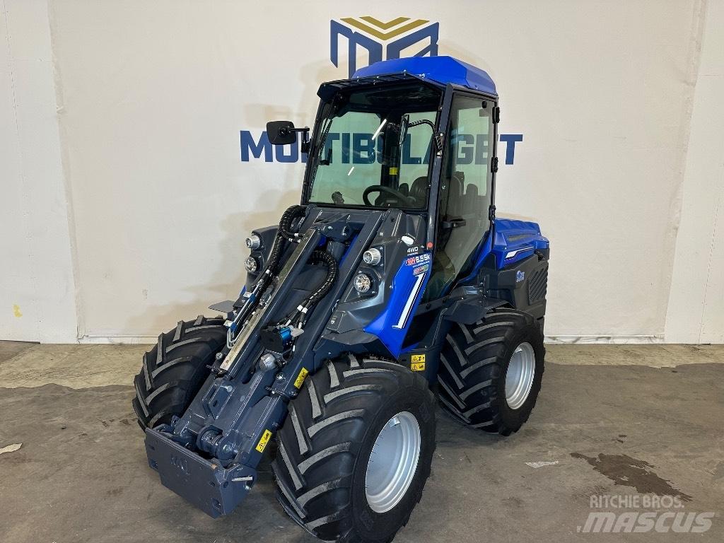 Multione 8.5S K Lietoti riteņu kompaktiekrāvēji
