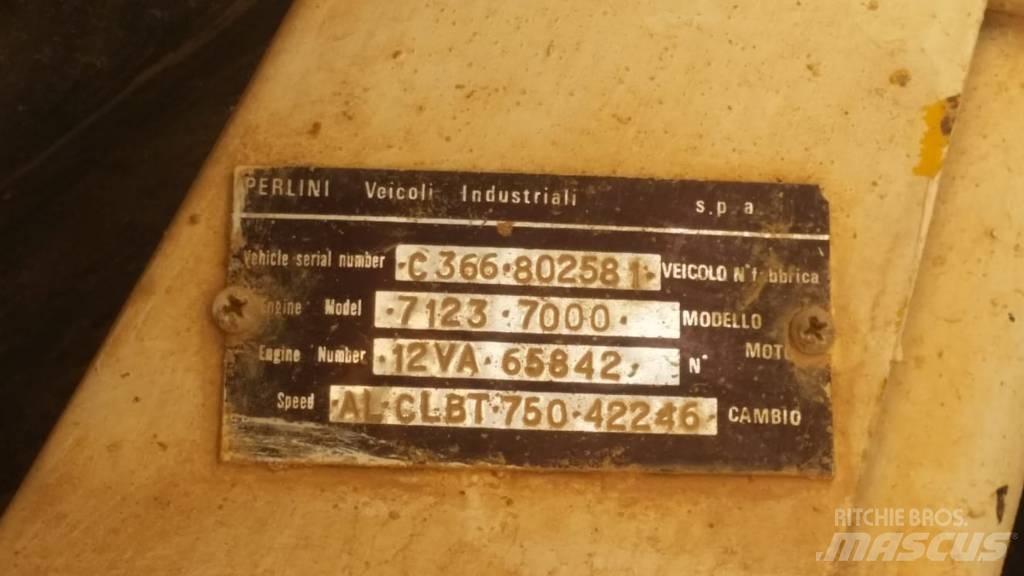 Perlini (ricambi) 366 Karjeras kravas automašīnas