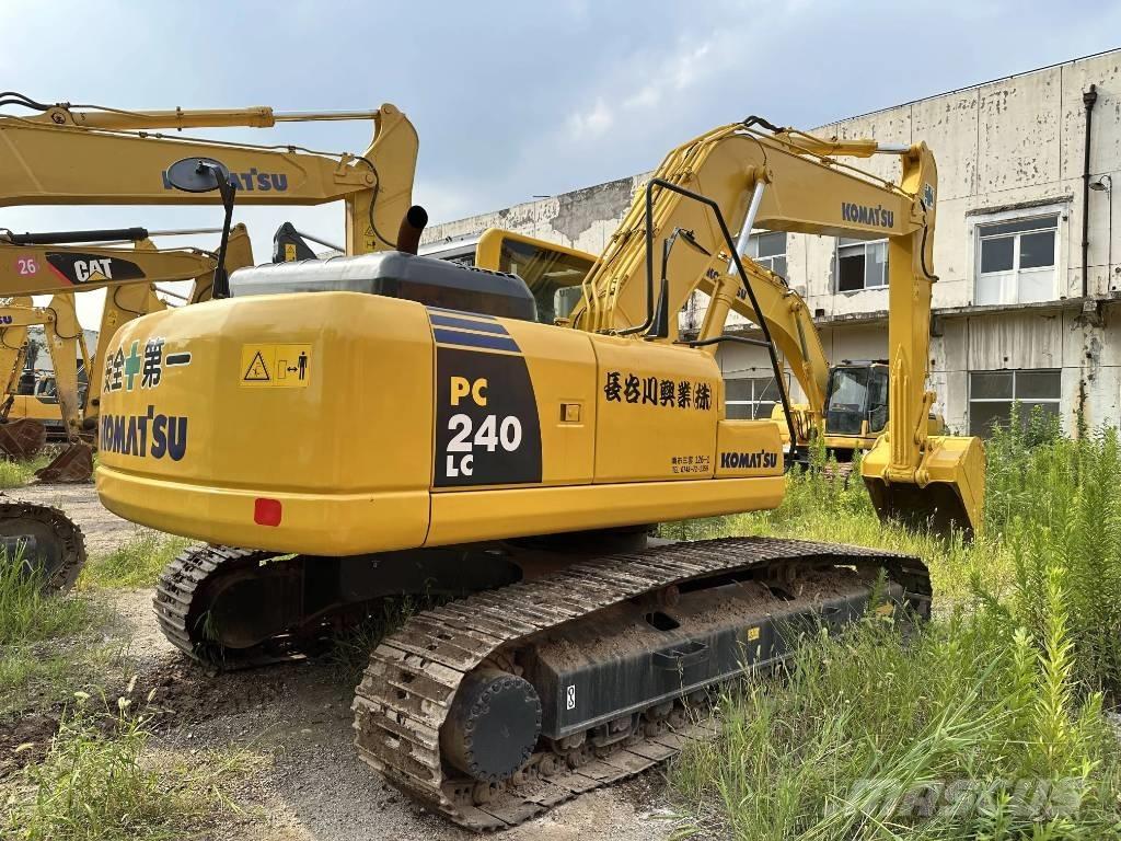 Komatsu PC240-8 Kāpurķēžu ekskavatori
