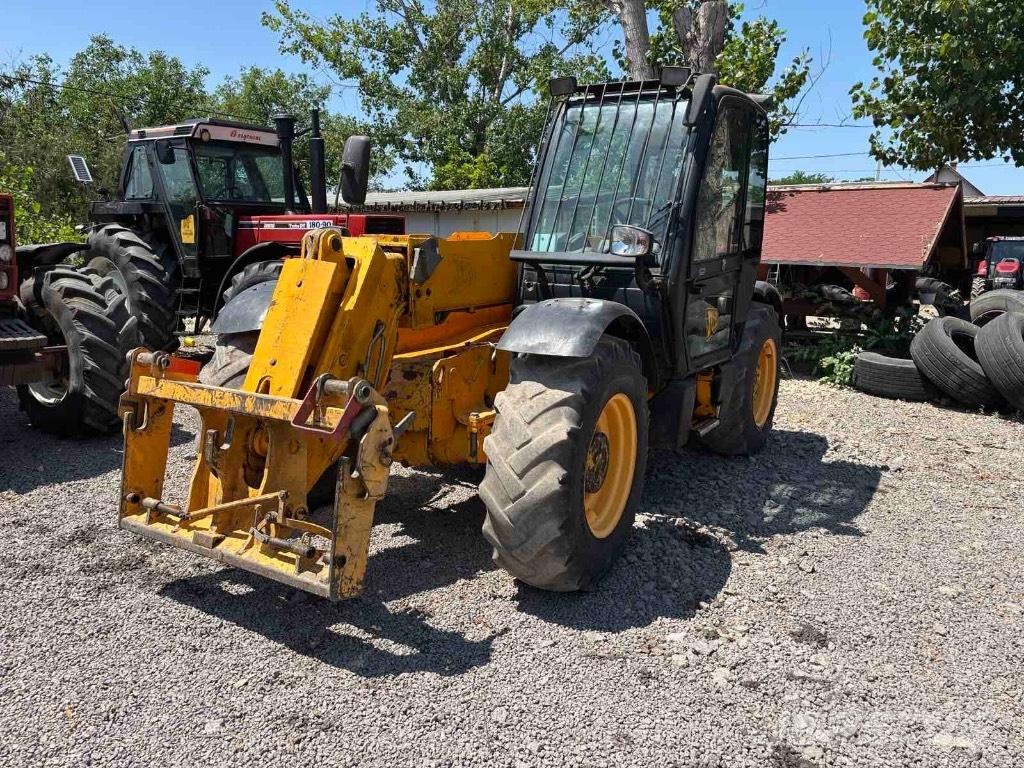 JCB 530-70 Teleskopiskie manipulatori