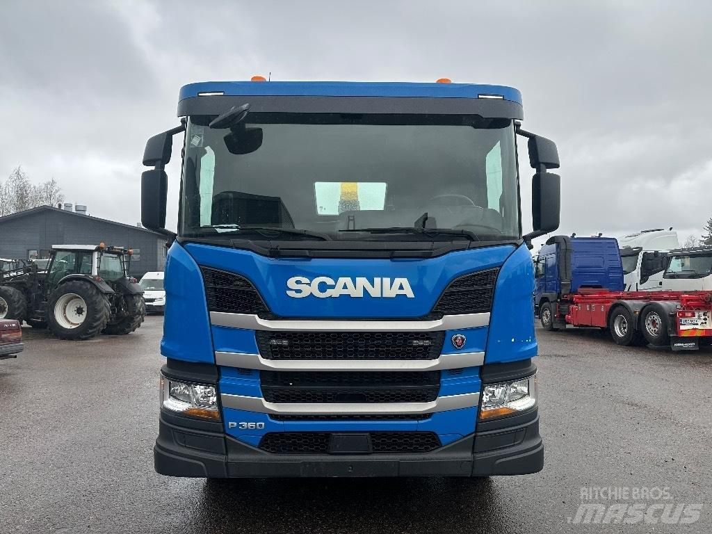 Scania P 360 Treileri ar āķi