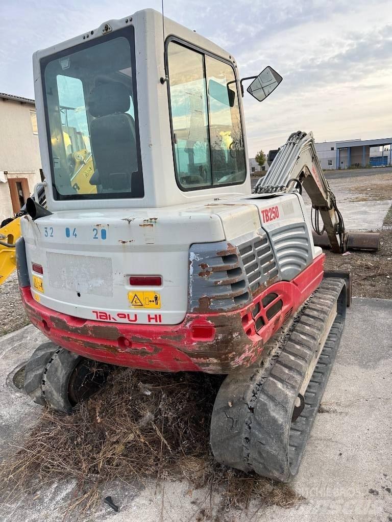 Takeuchi TB250 Mini ekskavatori < 7 t
