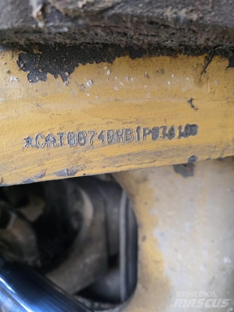 CAT 740 Artikulētie pašizgāzēji