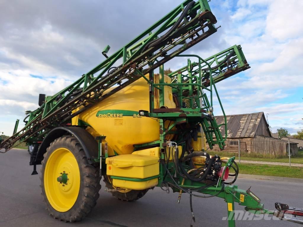 John Deere 840 Piekabināmie smidzinātāji(miglotāji)