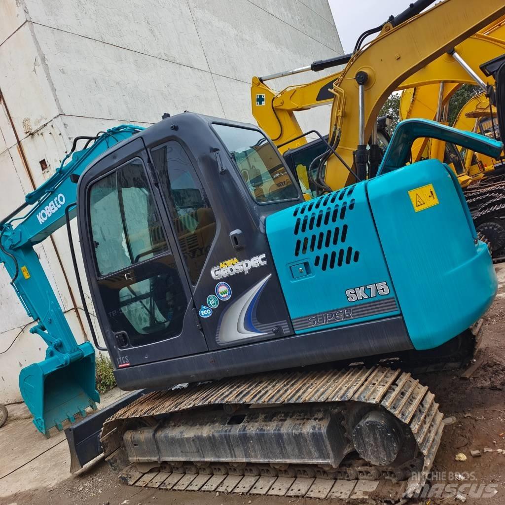 Kobelco SK 75 Vidēja lieluma ekskavatori 7 t - 12 t