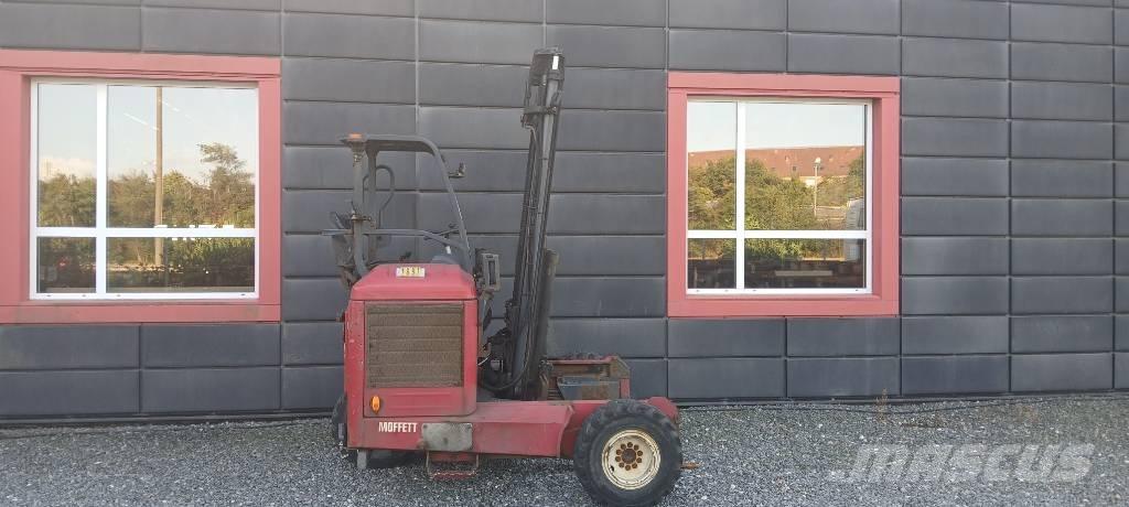 Moffett M5 25.3 NX Tehnika ar dīzeļa dzinēju