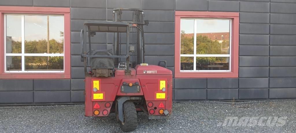 Moffett M5 25.3 NX Tehnika ar dīzeļa dzinēju