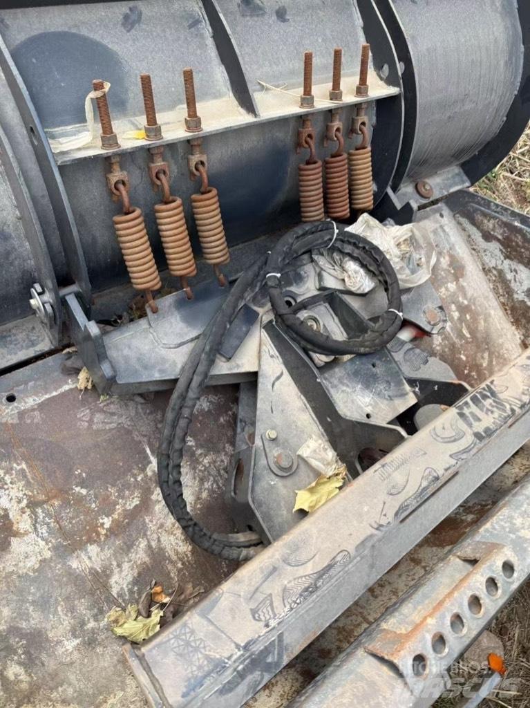Bobcat S 18 Lietoti riteņu kompaktiekrāvēji