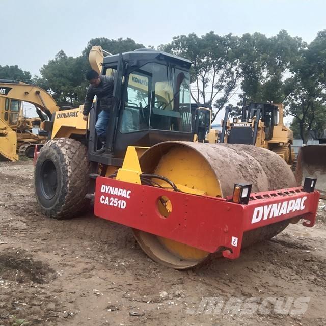 Dynapac CA 251 D Vienvalča grunts veltņi