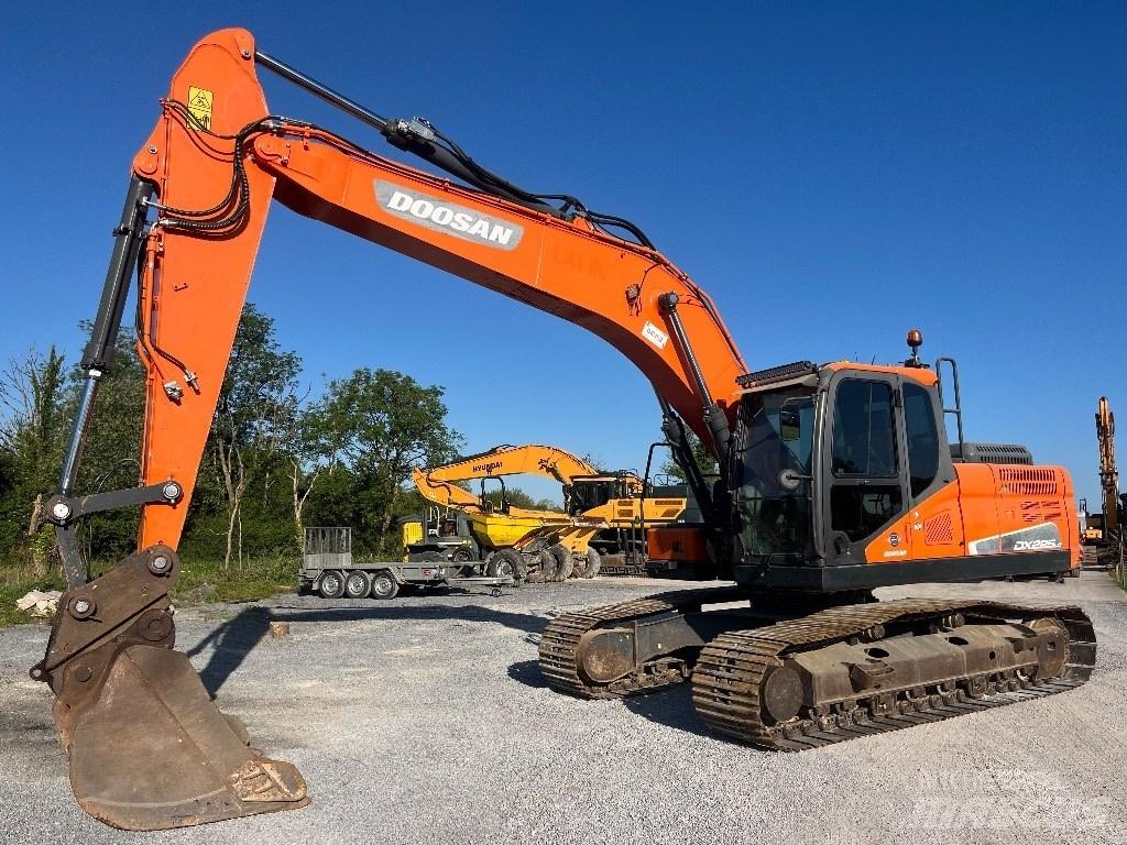Doosan DX 225 LC-5 Kāpurķēžu ekskavatori