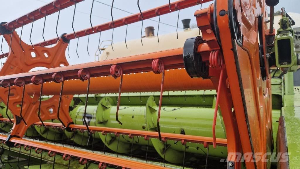CLAAS Vario 1050 Ražas novākšanas galvas