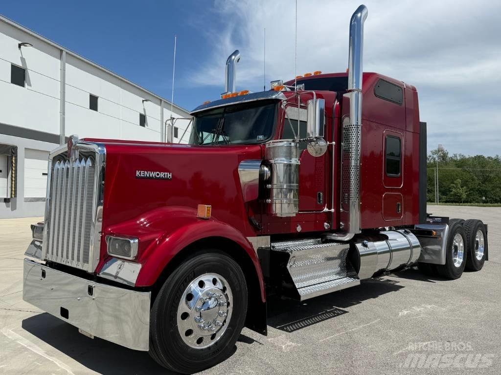 Kenworth W 900 L Vilcēji