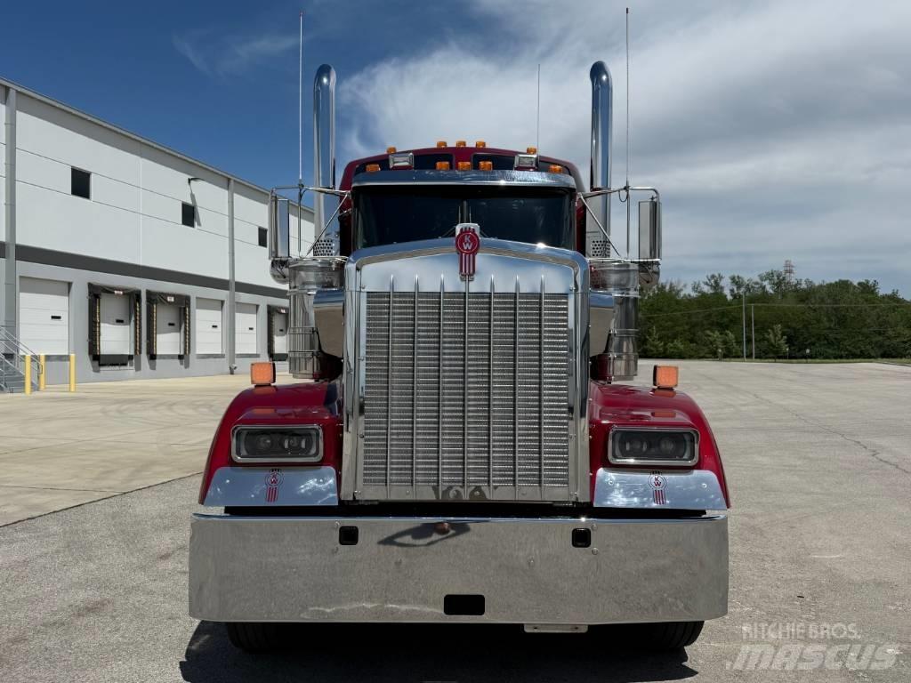 Kenworth W 900 L Vilcēji