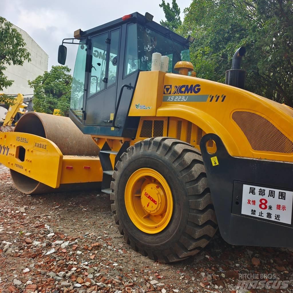 XCMG XS 223 J Vienvalča grunts veltņi