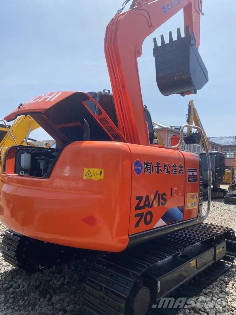 Hitachi 70-5A Kāpurķēžu ekskavatori