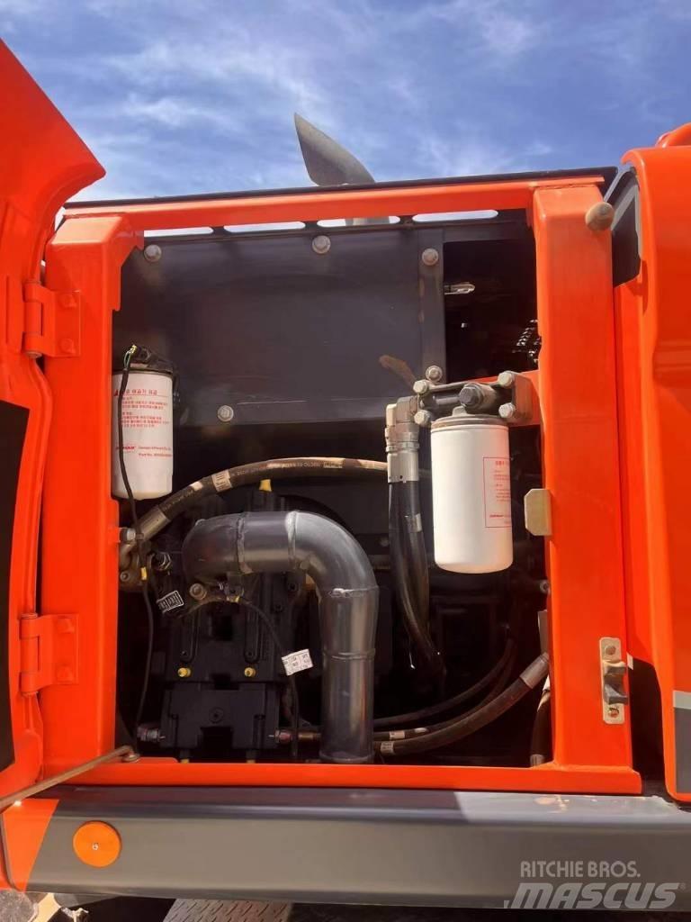 Doosan DH150W Ekskavatori uz riteņiem