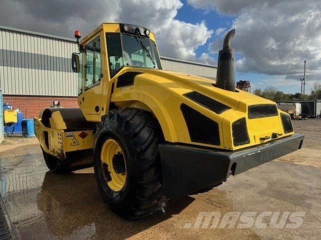 Bomag BW 213 D H-4 Vienvalča grunts veltņi