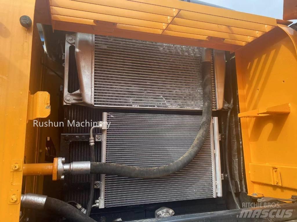 Hyundai R300LC-9 Kāpurķēžu ekskavatori