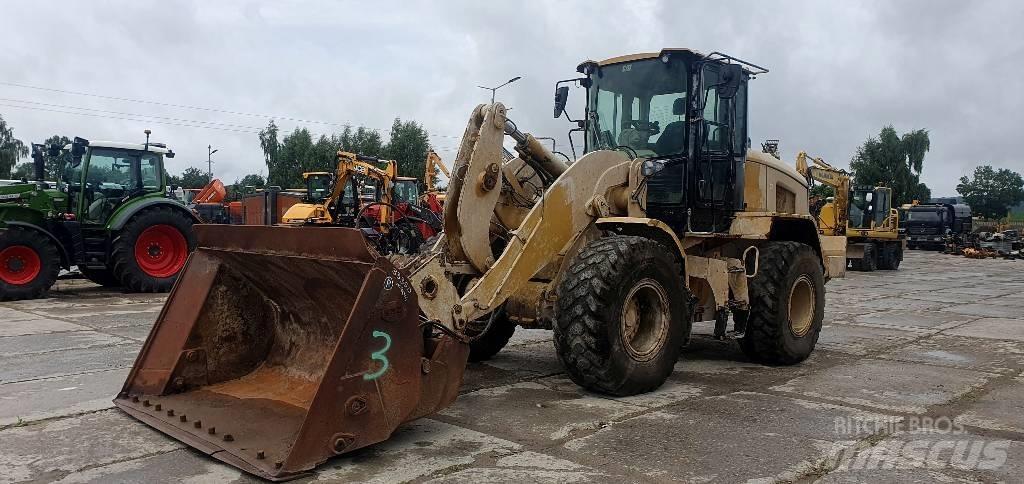 CAT 938M Iekrāvēji uz riteņiem