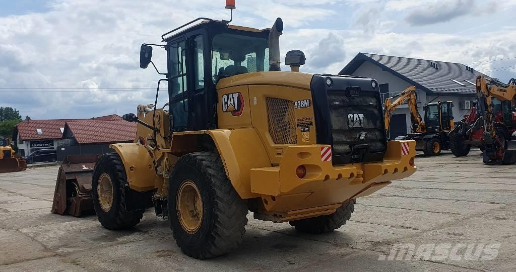 CAT 938M Iekrāvēji uz riteņiem
