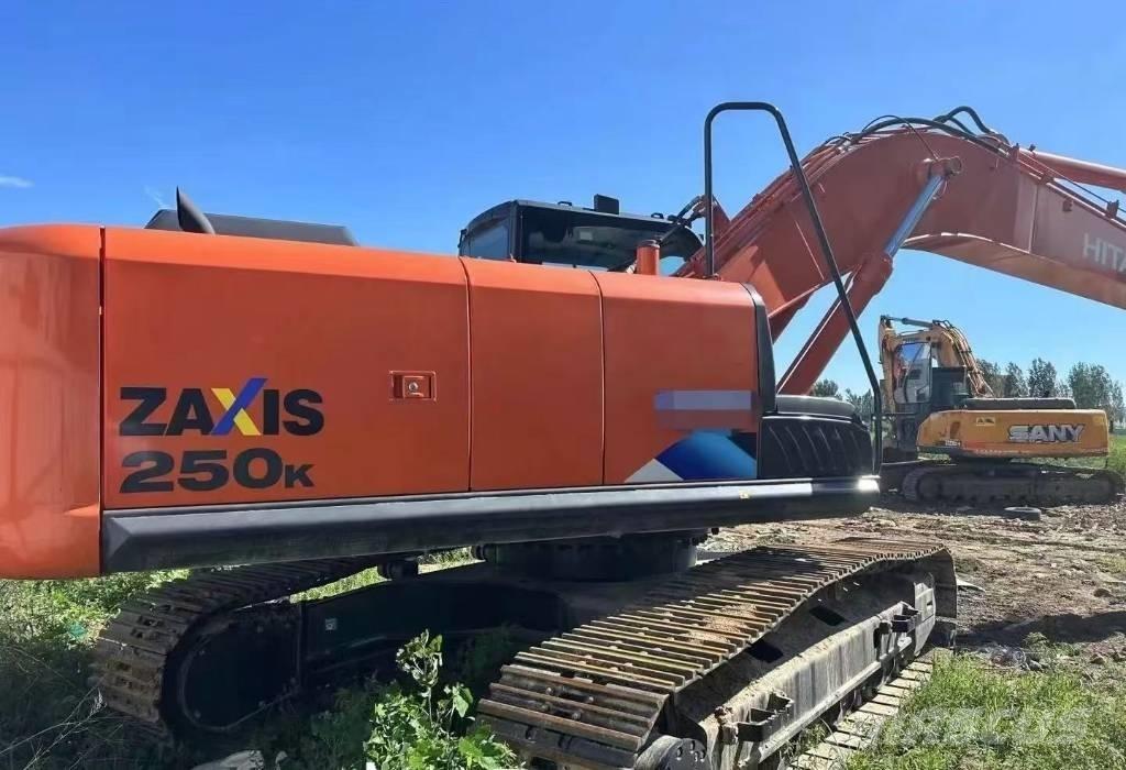 Hitachi 250 Kāpurķēžu ekskavatori