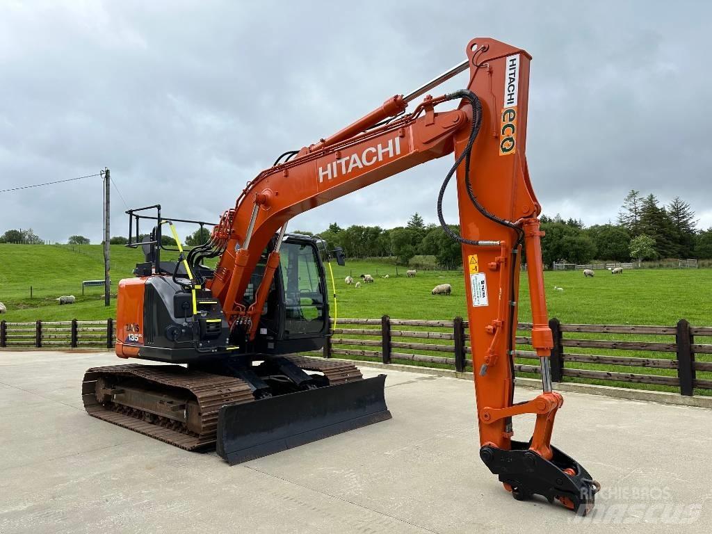 Hitachi ZX 135 US-6 Kāpurķēžu ekskavatori