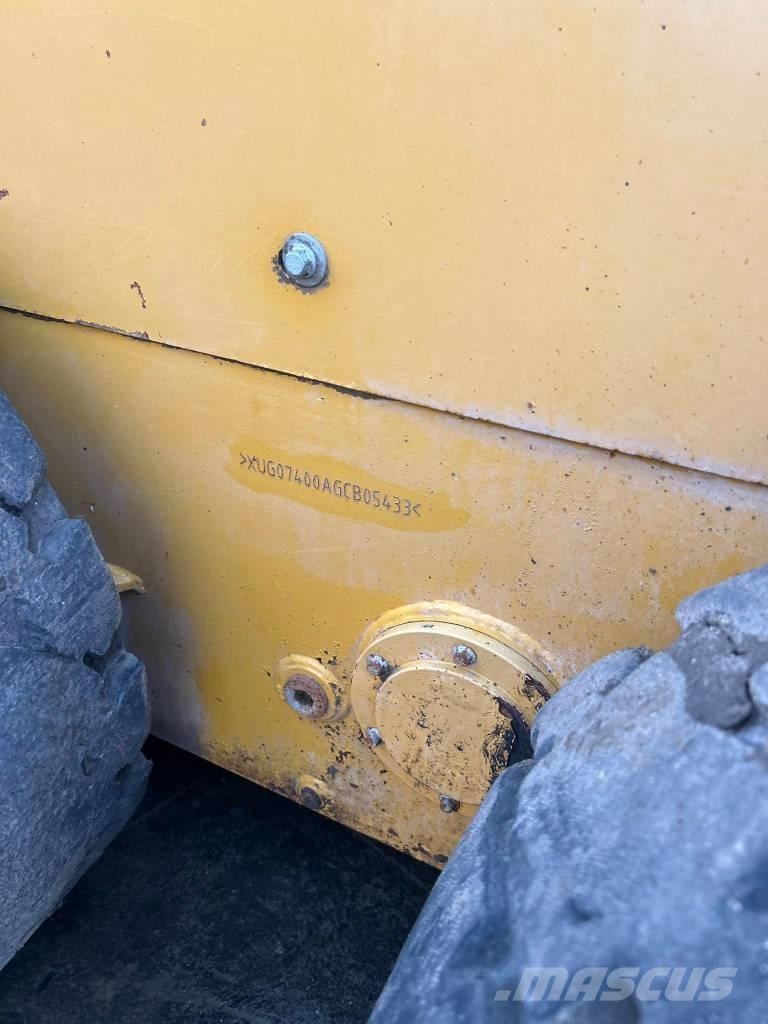 XCMG XCT740 Lietoti riteņu kompaktiekrāvēji