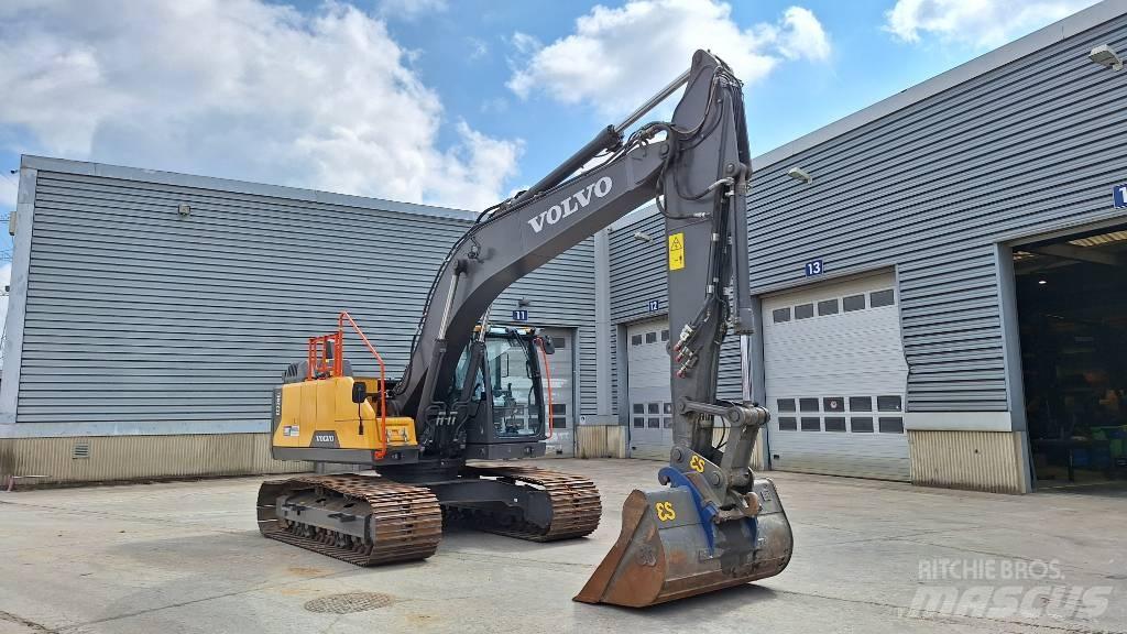 Volvo EC220E Kāpurķēžu ekskavatori