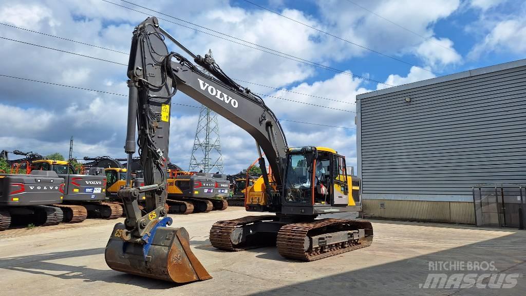 Volvo EC220E Kāpurķēžu ekskavatori